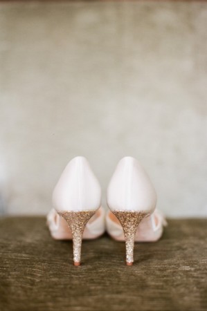 2b-kate-spade-bridal-heels-for-classic-southern-wedding-at-the-willcox